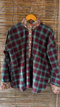 Blouse artisanale unique en coton – Tartan bordeau et vert & liberty