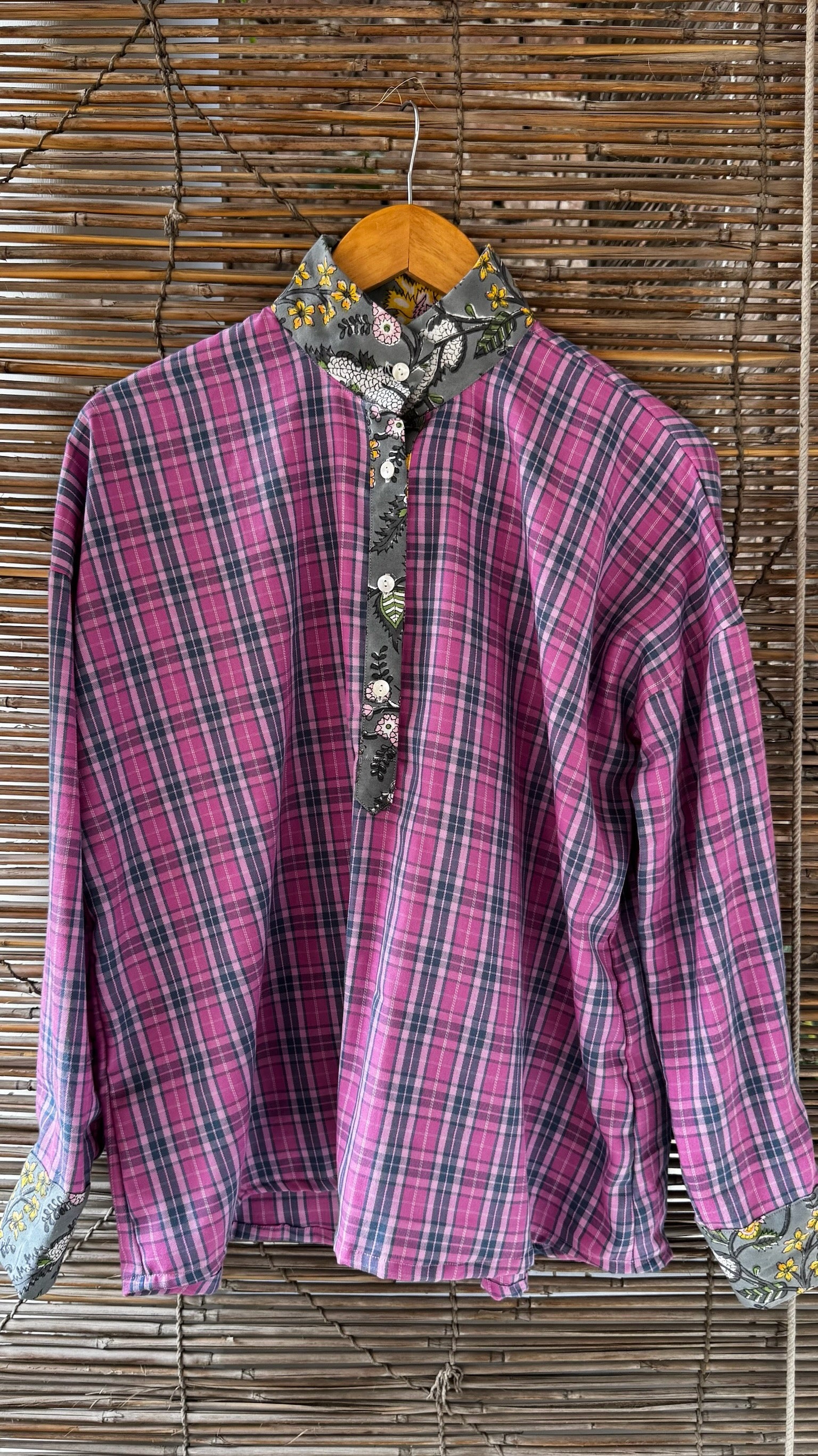 Blouse artisanale unique en coton – Tartan rose & blockprint indien gris