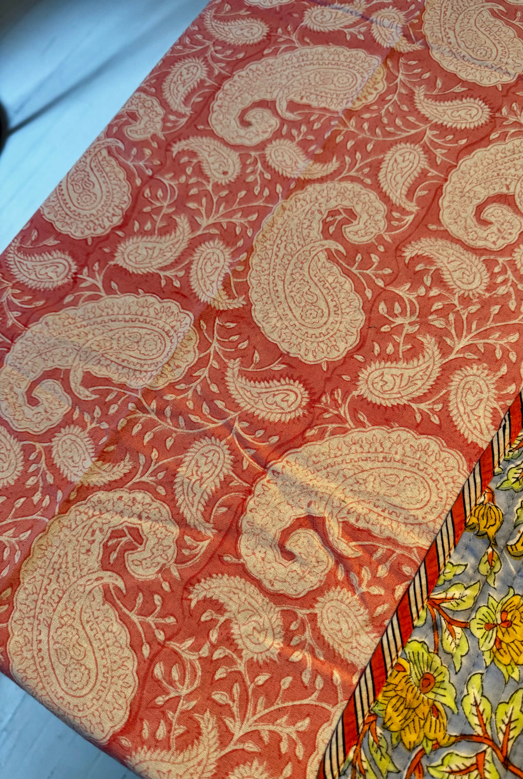 Nappe rectangulaire en coton blockprint motif paisley rose 1,50 X 2,25 m