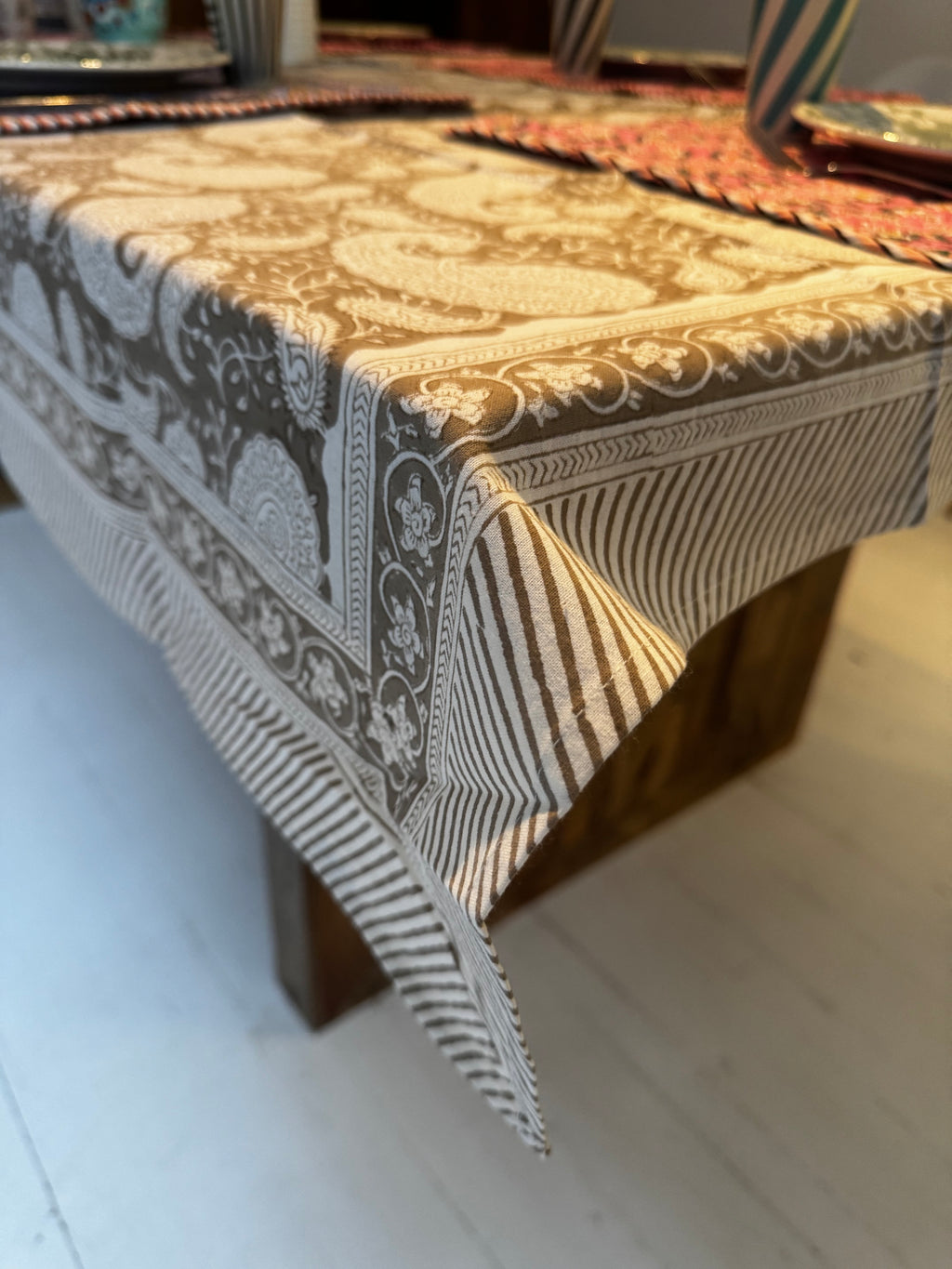 Nappe rectangulaire en coton blockprint motif paisley beige 1,50 X 2,25 m