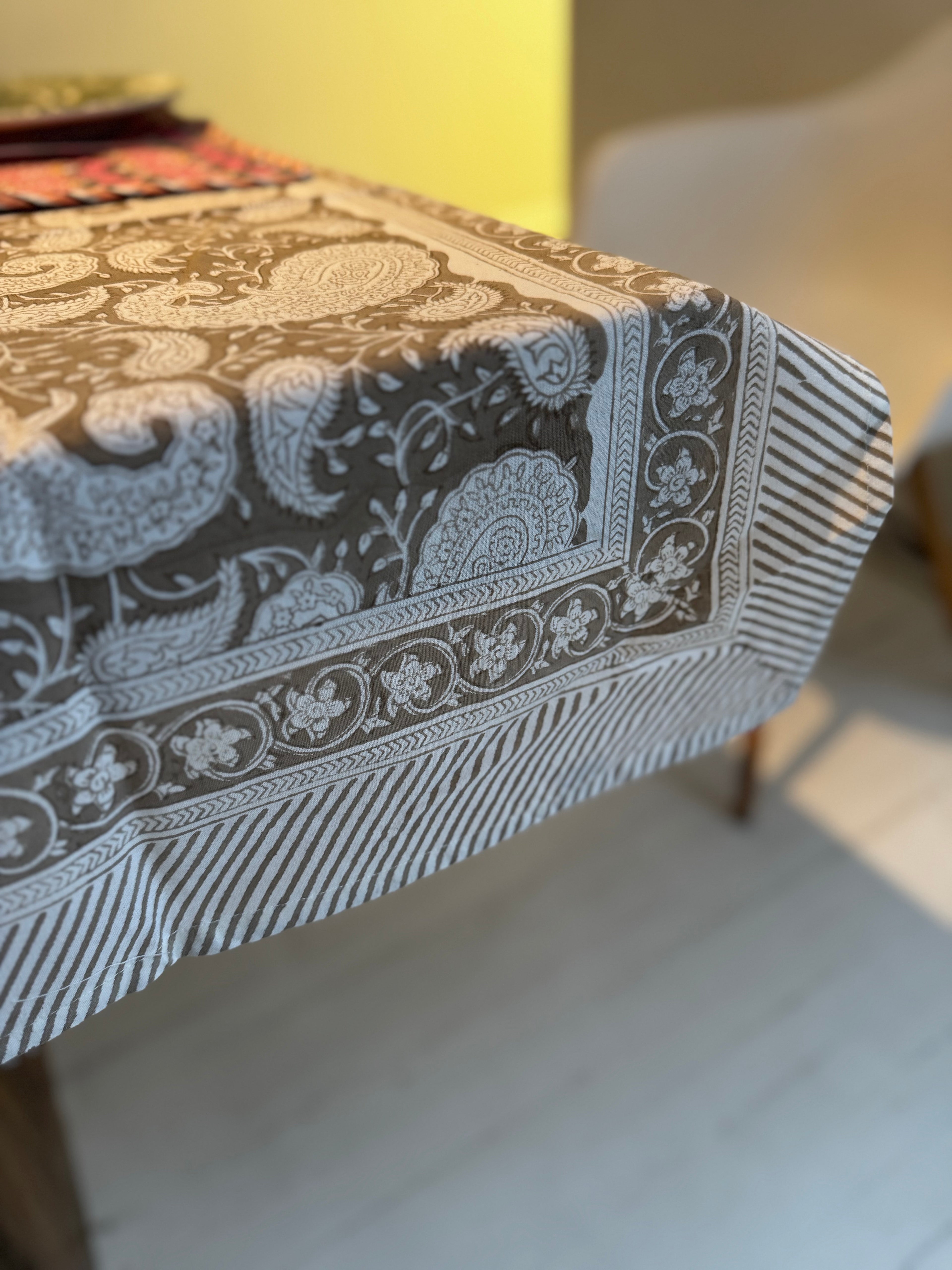 Nappe rectangulaire en coton blockprint motif paisley beige 1,50 X 2,25 m