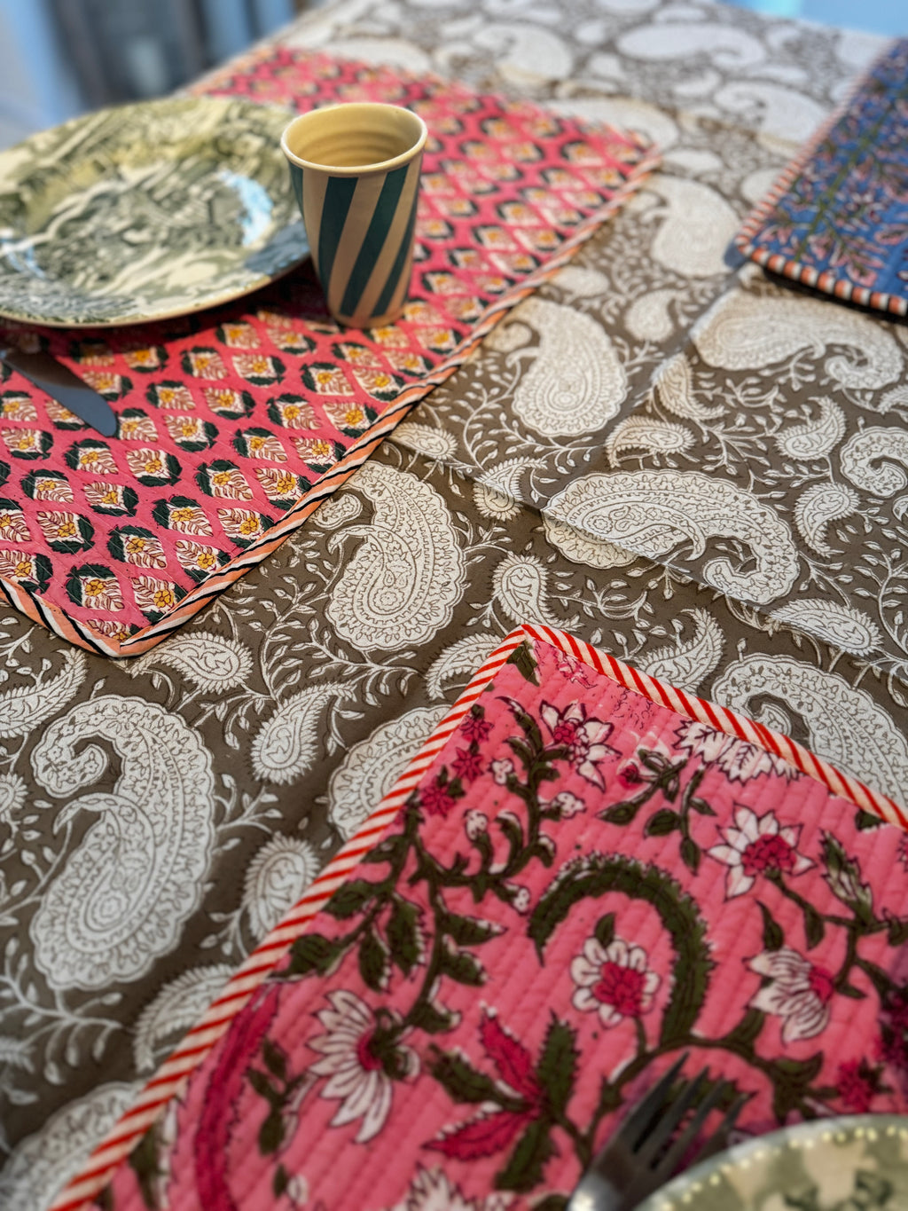 Nappe rectangulaire en coton blockprint motif paisley beige 1,50 X 2,25 m